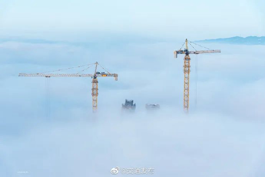 [포토] 구름에 휩싸인 창장대교 건설현장, 선경이 바로 여기?