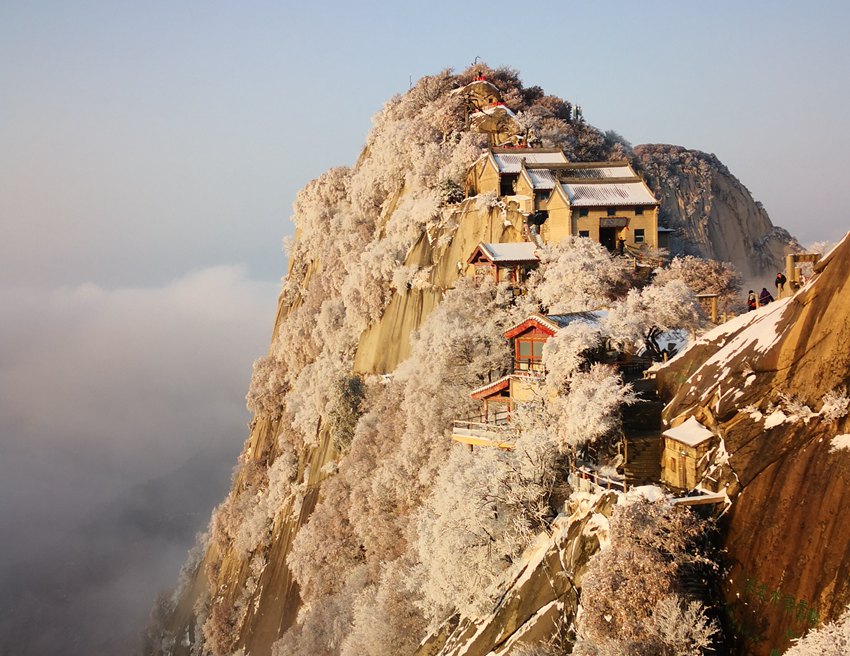 [포토] 눈 내린 후 아름다운 화산山 정상의 풍경 