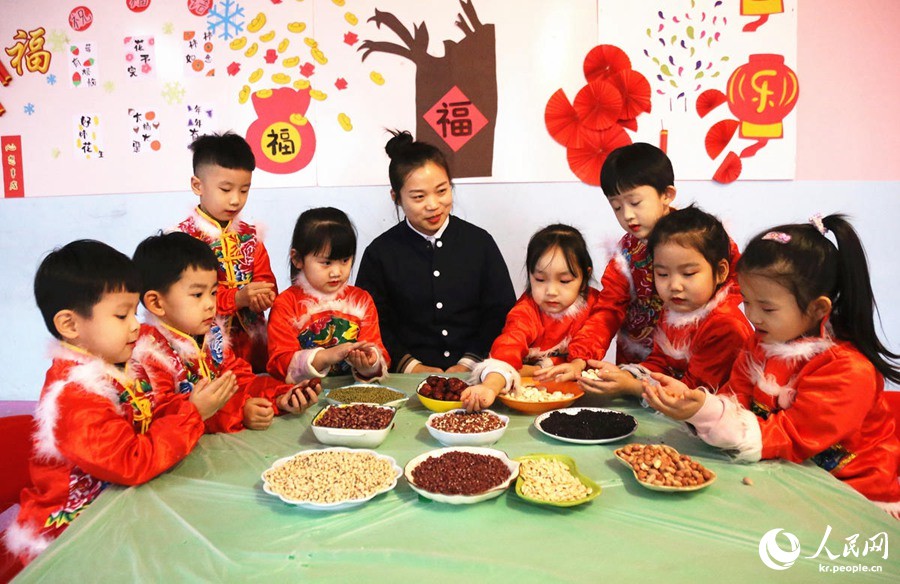 ‘라바제를 지내면 새해다’ 중국 각지서 열린 라바제 행사