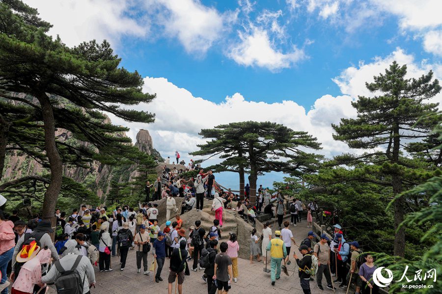[포토] 안후이 황산山, 피서철 관광시즌 도래